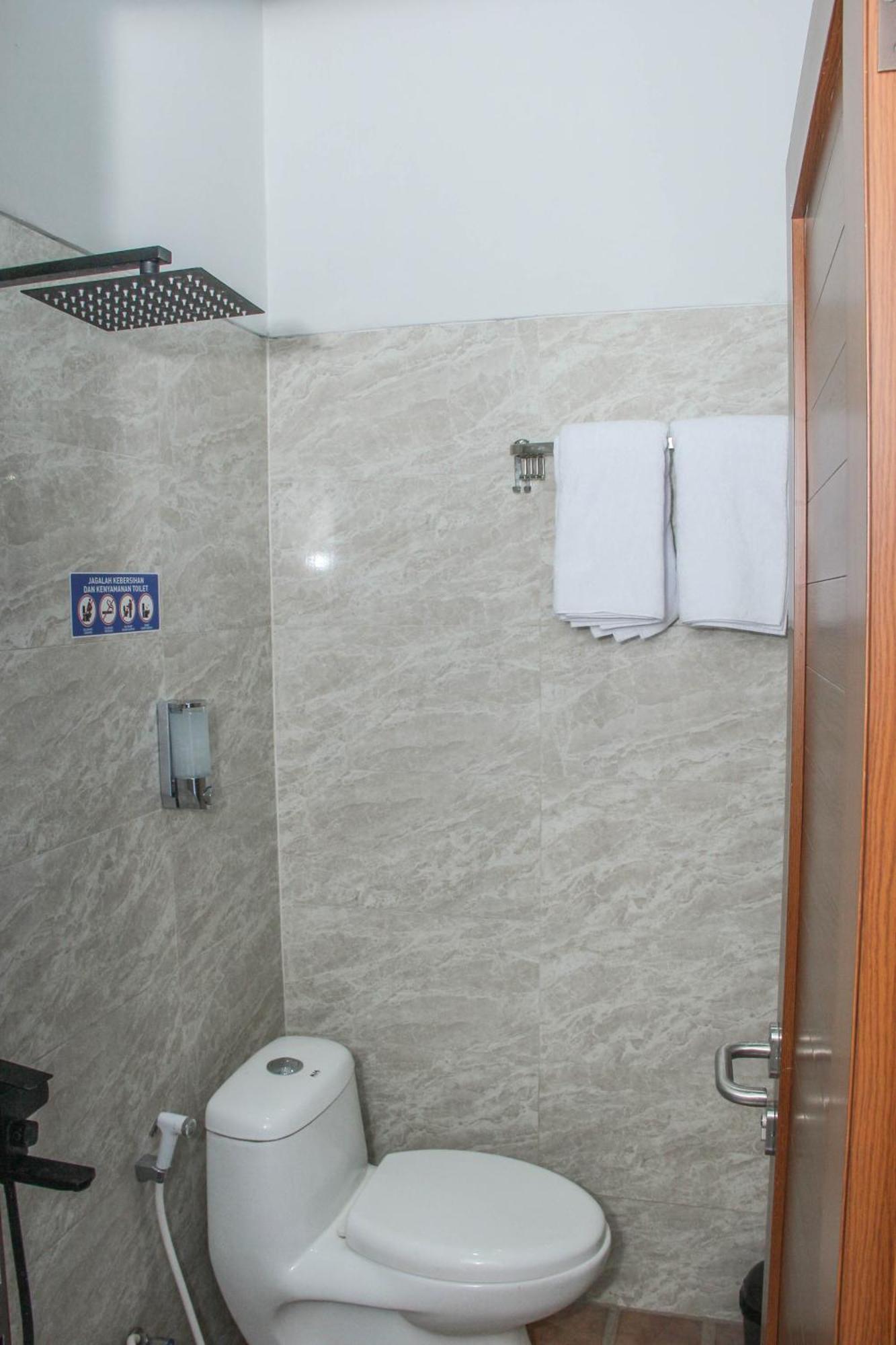 Laswi Syariah Guest House Bandung Exterior photo