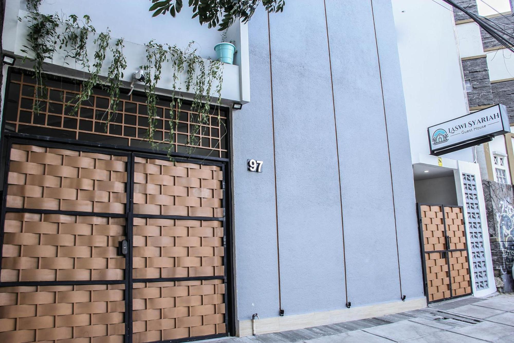 Laswi Syariah Guest House Bandung Exterior photo